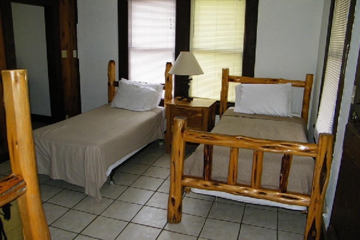 River Front Motel แบนเดอรา ภายนอก รูปภาพ